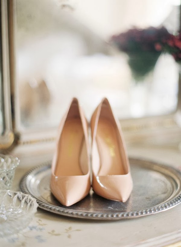 Образ невесты: туфли в бежевом цвете